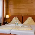Stadthotel Schwerterbraeu Hotel 3*