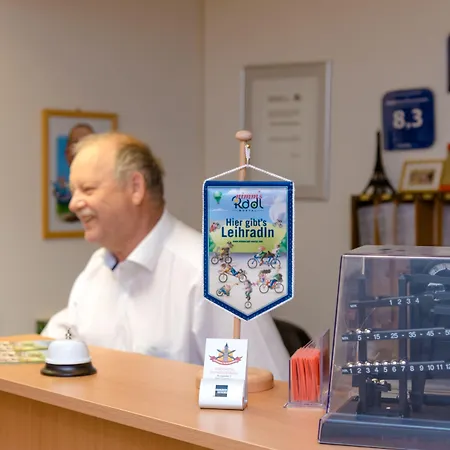 Stadthotel Schwerterbraeu ホテル ユーデンブルク