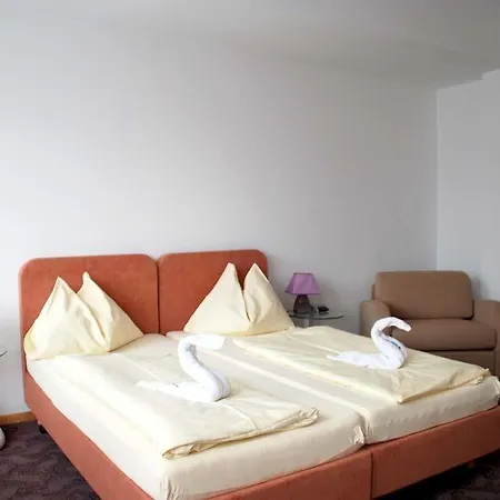 ホテル Stadthotel Schwerterbraeu ユーデンブルク