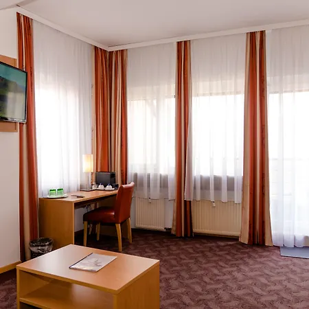 Stadthotel Schwerterbraeu 3* ユーデンブルク