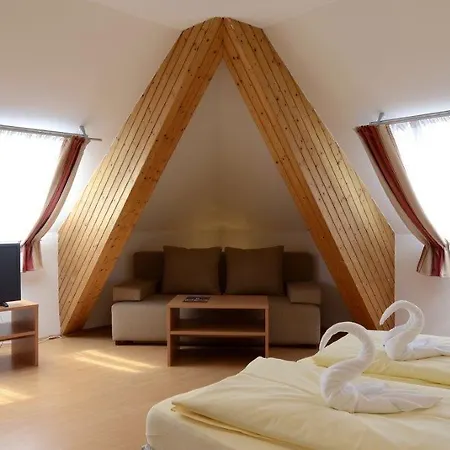 Stadthotel Schwerterbraeu ユーデンブルク