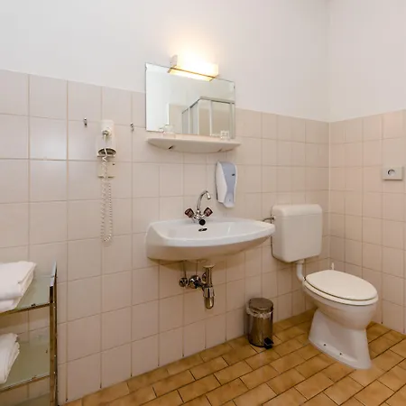 ホテル Stadthotel Schwerterbraeu