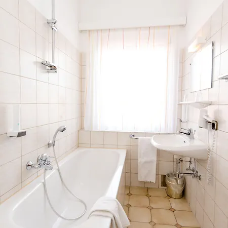 ホテル Stadthotel Schwerterbraeu