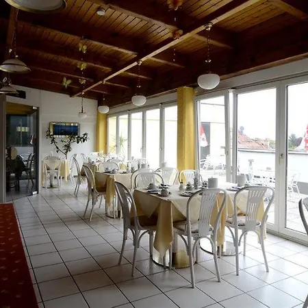 Stadthotel Schwerterbraeu ホテル ユーデンブルク