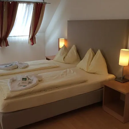 Stadthotel Schwerterbraeu ユーデンブルク