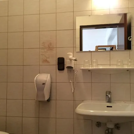 Stadthotel Schwerterbraeu ユーデンブルク