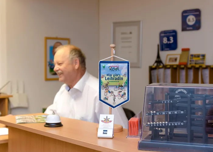 斯驰维尔特尔布劳城市酒店 酒店 尤登堡