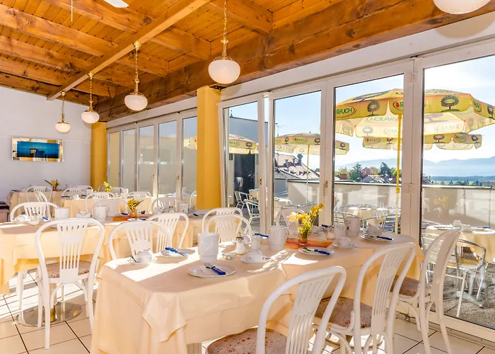 斯驰维尔特尔布劳城市酒店 酒店 尤登堡