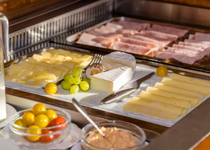 斯驰维尔特尔布劳城市酒店